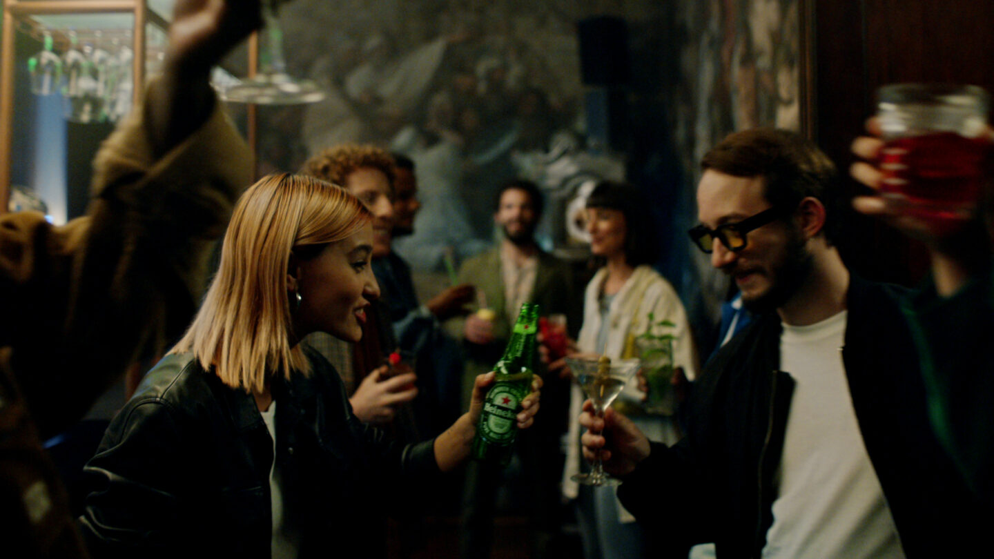 heineken - cheers with no alcohol. now you can.