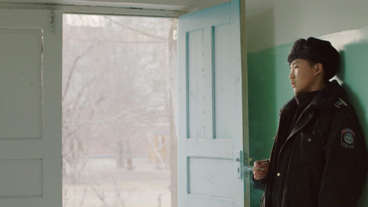 la femme des steppes, le flic et l'oeuf (öndög)